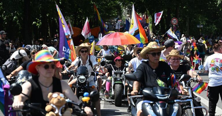 CSD у Мюнхені попри спеку: парад зібрав тисячі