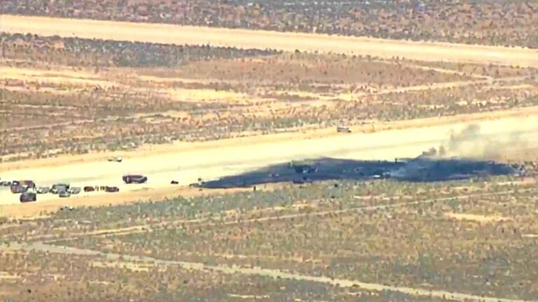 B52-Bomber der US-Armee auf Edwards Air Force Base abgestürzt
