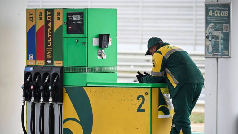 Ukraine War: Putin’s Humiliation on Crimea – Fuel Shortage After Attacks