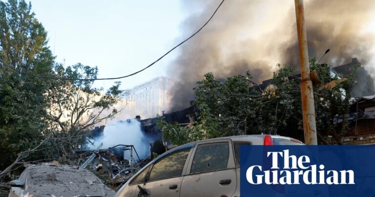 Russische Luftangriffe auf Kyiv, Dnipro und Charkiw: mindestens fünf Tote