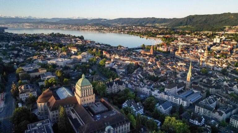 Umfrage: Zwei Drittel der Arbeitnehmer in Deutschland erwägen Job im Ausland