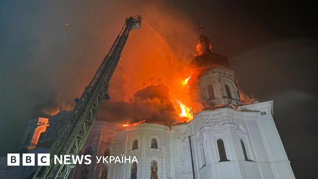 Russischer Angriff auf Kyiv: Lawra getroffen, fünf Retter in Charkiw getötet