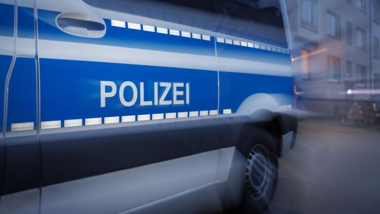Oberbayern: Familie mit Kleinkind stirbt bei Frontalcrash mit Lkw
