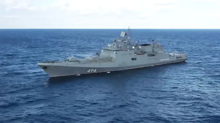 Російський фрегат відкрив попереджувальний вогонь по яхті в Ла-Манші