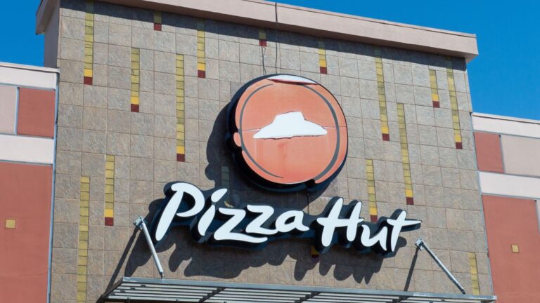 Yum! Brands продає Pizza Hut інвестору Capital