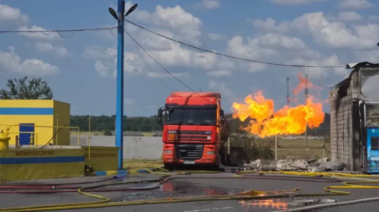 Zivile Drohnenoperatoren zerstören erstmals russische Shahed-Drohne mit ukrainischem Experimental-Drohne