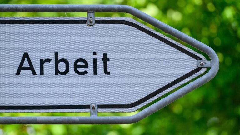 Labor market shrinks: Baby boomer retirement leaves gap