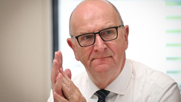 Woidke Calls for Including All Professional Groups in Statutory Pension