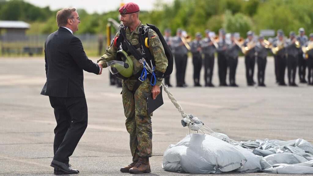 40,000 Visitors at Bundeswehr Open Day in Neubiberg