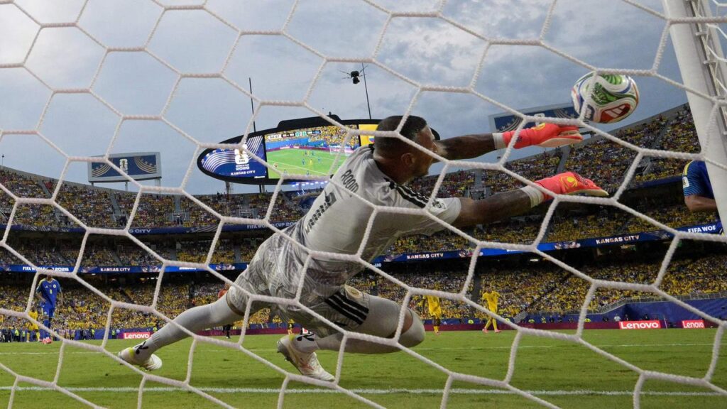 15 Paraden: Curacao-Keeper Room schreibt WM-Geschichte