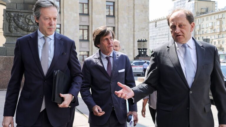 Europäische Diplomaten überbringen Protestnote in Moskau