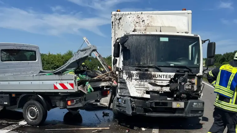 Двоє загиблих у ДТП за участю вантажівки на трасі A31 в Емсланді