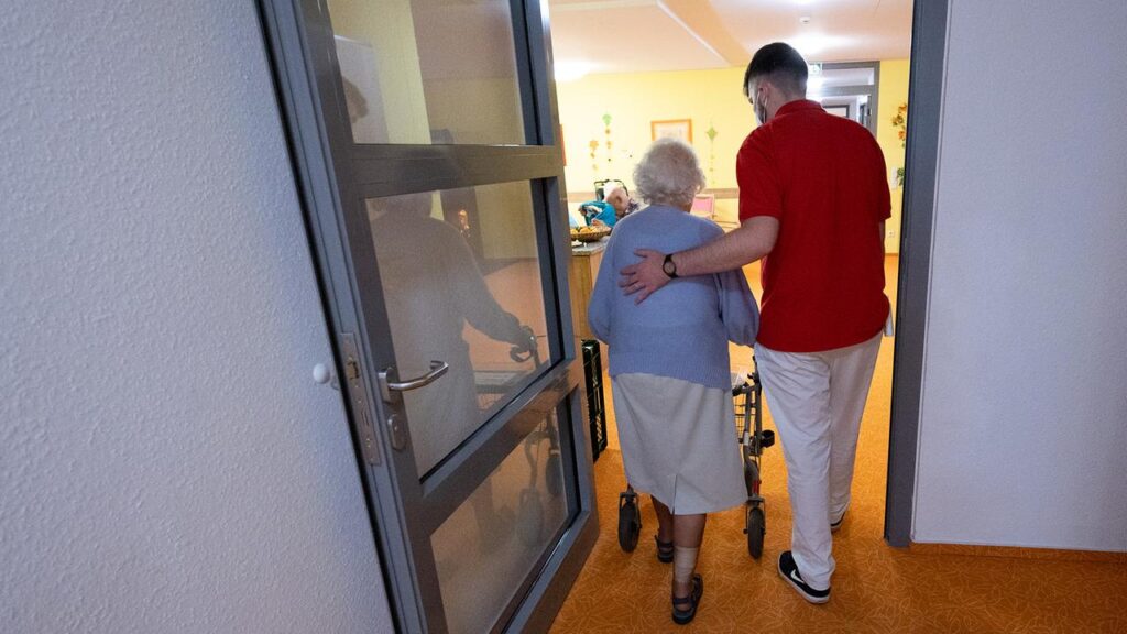 Pflegereform: Entwurf sieht höhere Belastungen für Besserverdienende vor