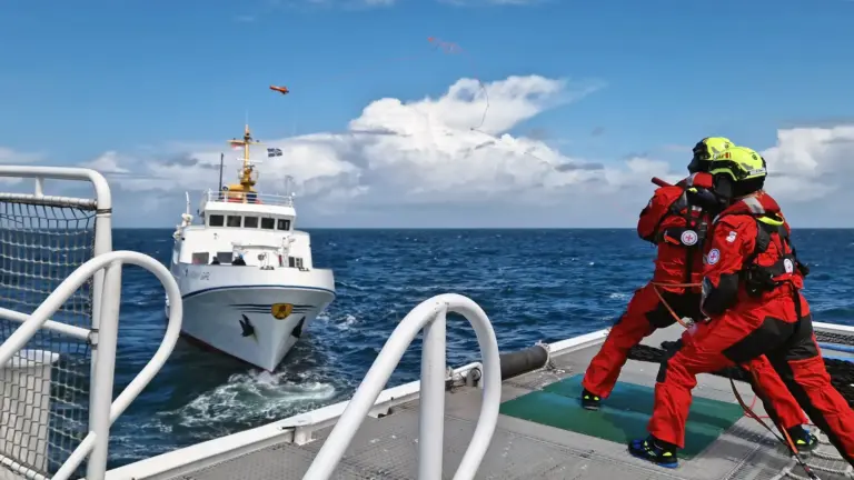 Ferry ‘Funny Girl’ disabled off Helgoland – 69 people on board