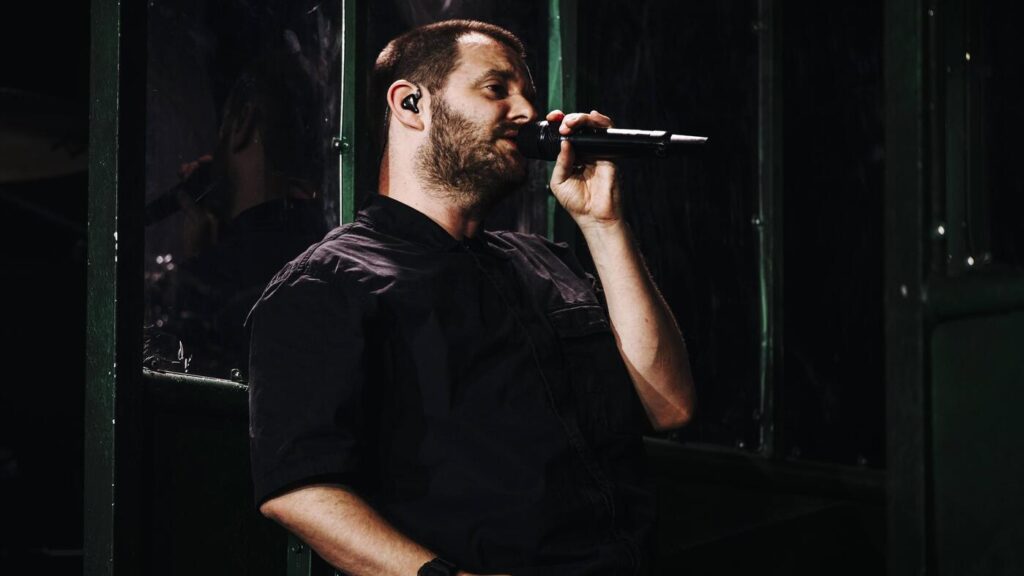 The Streets in Berlin: Mike Skinner lässt sich auf Händen tragen