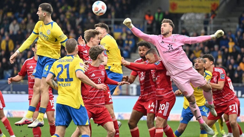 Energie Cottbus verpflichtet Torhüter Marcel Lotka ablösefrei
