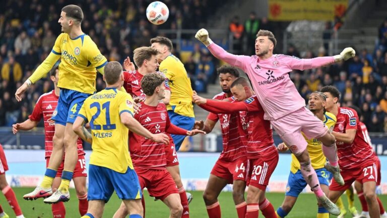 Energie Cottbus signs goalkeeper Marcel Lotka on a free transfer