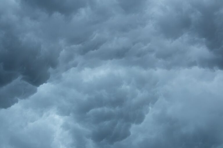 Red heat alerts in France, Spain and other countries