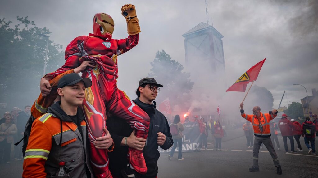 Tausende Stahlarbeiter protestieren im Saarland und Berlin gegen Jobverlust