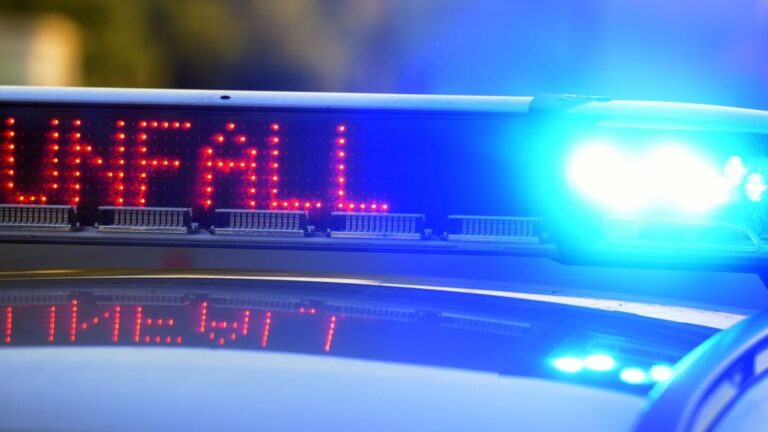 Vier Tote bei Frontalcrash in Thüringen: Auto prallt gegen Lkw