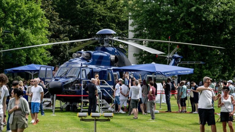 More than 80,000 visitors at German government open house