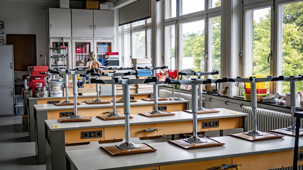 Bis 35 Grad in Berlin: Hitzefrei an Schulen – was Eltern wissen müssen