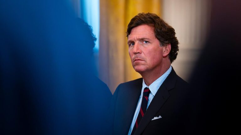Tucker Carlson bricht mit Republikanern wegen Iran-Krieg