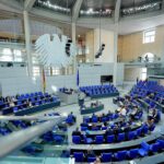 Ein Drittel der Bundestagsabgeordneten bezieht Nebeneinkünfte