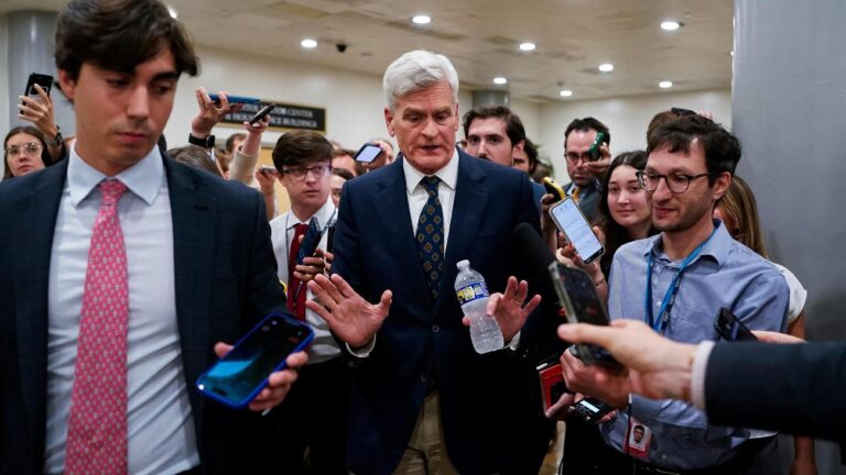 US-Senator Cassidy wirft Trump Intransparenz im Irankrieg vor