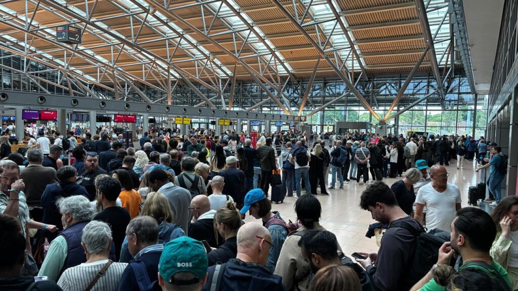 Hamburger Flughafen: Sicherheitsbereich nach Eindringling geräumt