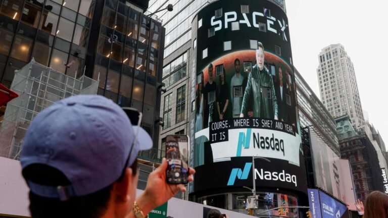 SpaceX-Börsengang: Rekord-Debüt an der Nasdaq