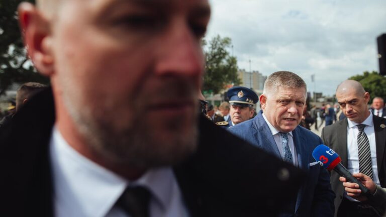 Словаччина: уряд Фіцо має поставити питання про довіру
