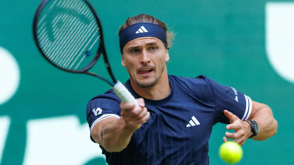 Zverev müht sich in Halle ins Achtelfinale – deutsches Duell gegen Hanfmann