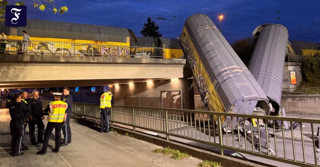 Two Freight Trains Collide in Munich – Wagons Fall from Bridge