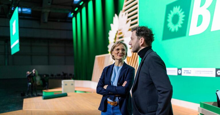 Green Party Members Vote Overwhelmingly for Reform