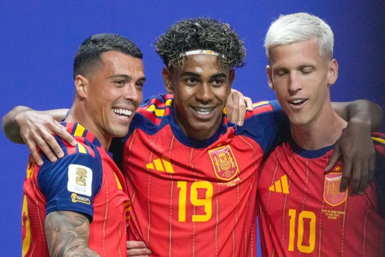 Spanien trifft im WM-Achtelfinale auf Österreich