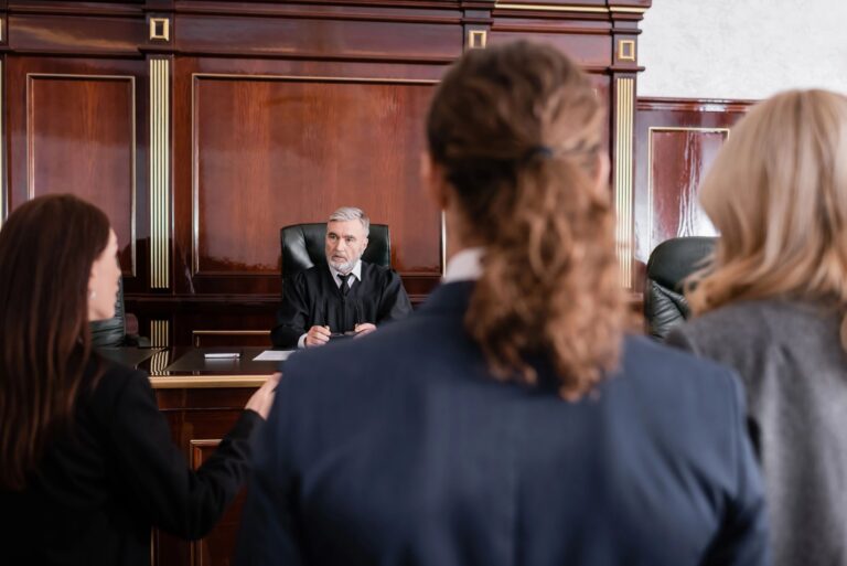 Україна: виклики до суду через месенджери та електронну пошту
