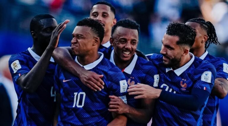 France makes World Cup history: third consecutive semi-final