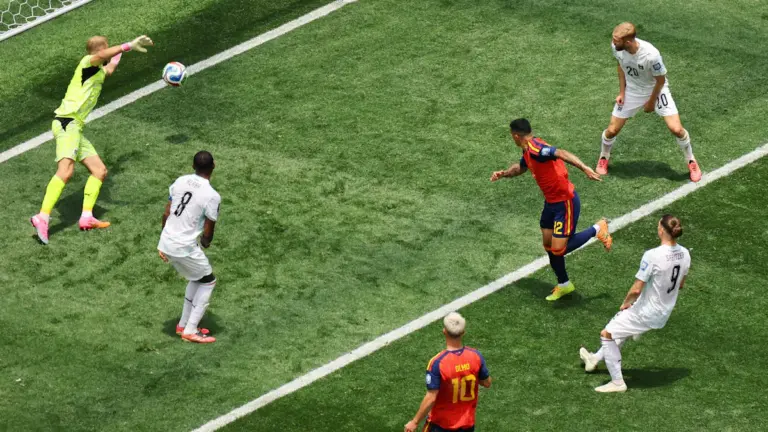 Spain beats Austria 3-0, advances to round of 16