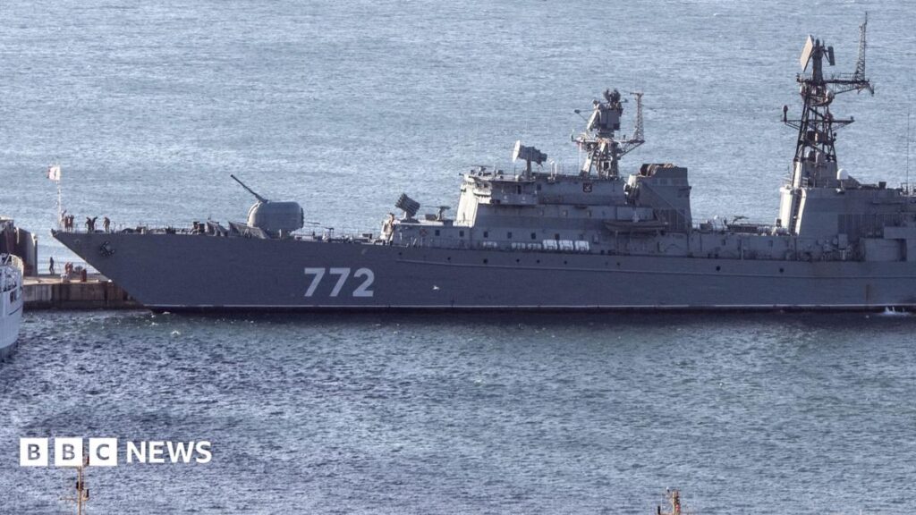 Російський військовий корабель провів стрільби біля Плімута