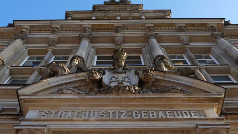 Hamburg: Mann tritt Opfer gegen Kopf – vier Jahre Haft