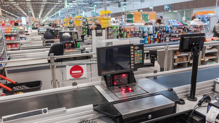 Trade associations demand Sunday opening for all retail