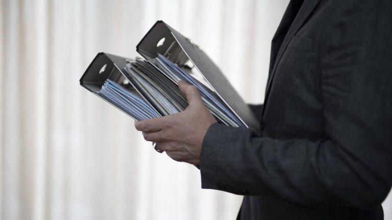 Black-Red Reform Plans: Critics Warn of Weakening Freedom of Information Act