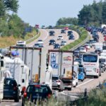 ADAC попереджає про затори на вихідних: літні канікули майже у всіх землях