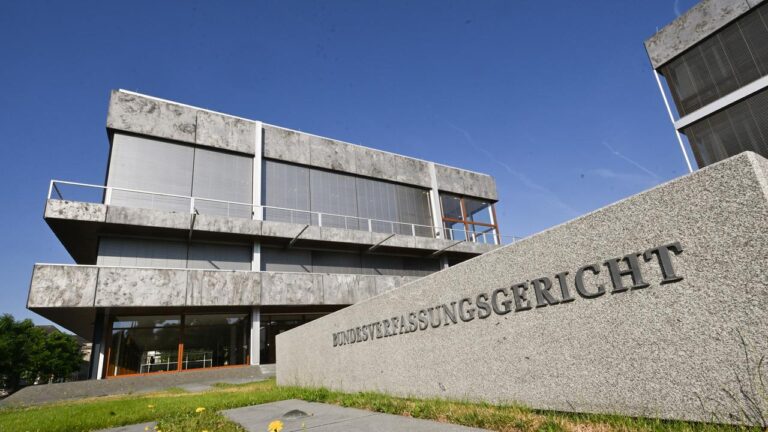 Grünen-Abgeordneter ruft Verfassungsgericht gegen Kassenreform an