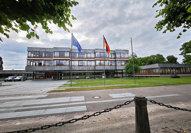 Linke droht mit Verfassungsklage gegen neue Grundsicherung