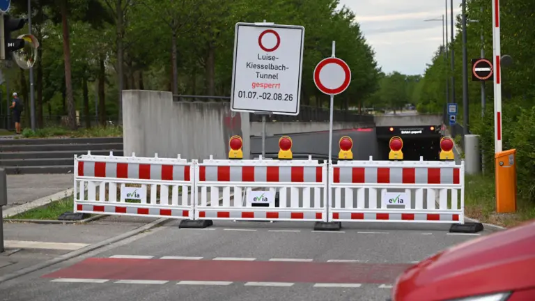 Tunnel: Traffic Chaos on First Day of Closure