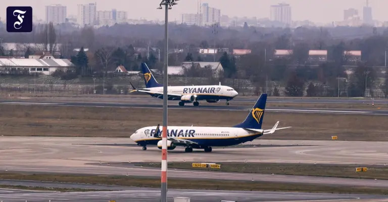 Рейс Ryanair до Меммінгена: тріснуло вікно — літак повернувся