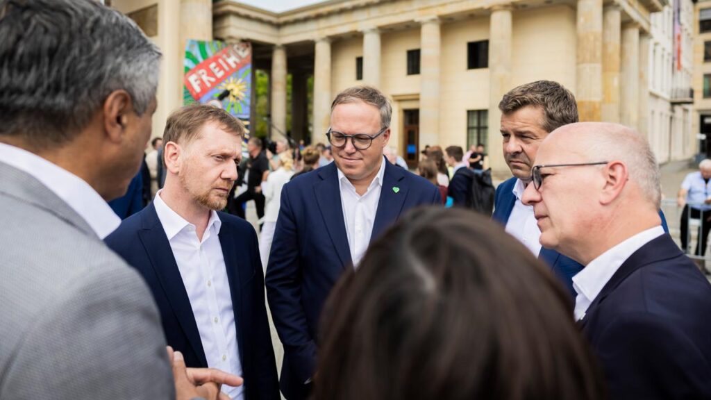 Mitteldeutsche Ministerpräsidenten fordern Beibehaltung der Rente