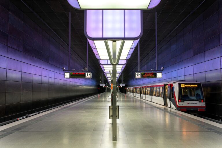 Deutsche Bahn must give competitors more space on the rails